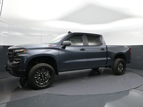 Used 2021 Chevrolet Silverado 1500 LT Trail Boss w/ Convenience Package II AWD/4WD image 3