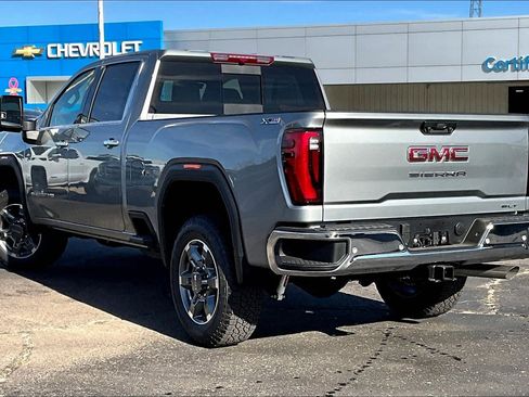 New 2026 GMC Sierra 2500 SLT image 3