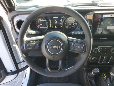 Used 2026 Jeep Wrangler Unlimited Sport AWD/4WD image 13
