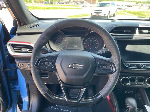 Used 2023 Chevrolet TrailBlazer RS w/ Sun and Liftgate Package FWD image 19