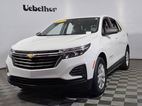 Used 2022 Chevrolet Equinox LS w/ LS Convenience Package image 3