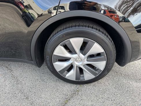 Used 2023 Tesla Model Y Long Range image 6