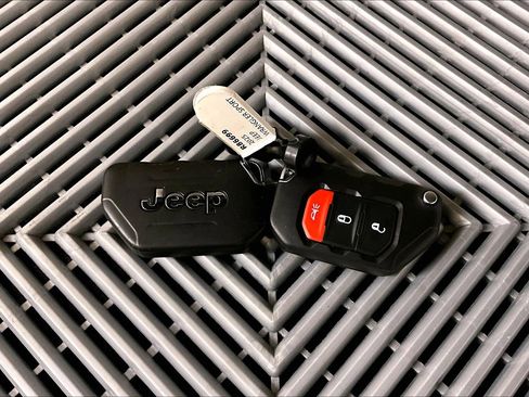 Used 2025 Jeep Wrangler Unlimited Sport AWD/4WD image 10
