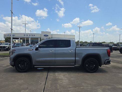 Used 2024 GMC Sierra 1500 Denali w/ Denali Reserve Package AWD/4WD image 9