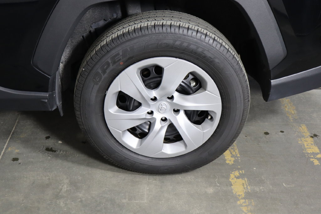 Used 2024 Toyota RAV4 LE FWD image 41