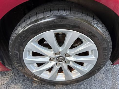 Used 2018 Toyota Camry LE w/ Convenience Package FWD image 19