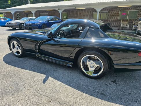 Used 1995 Dodge Viper RT/10 RWD image 3