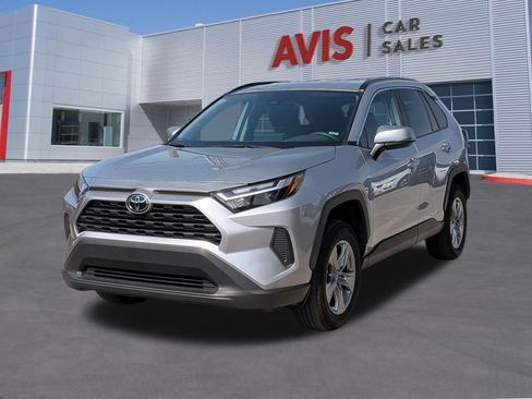 Used 2025 Toyota RAV4 XLE image 1