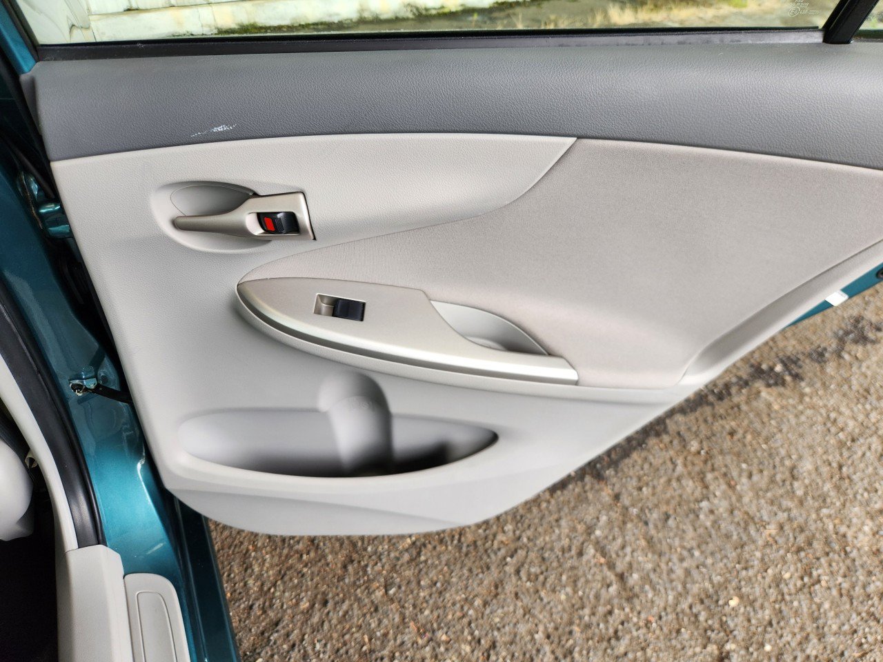 Used 2010 Toyota Corolla LE FWD image 15
