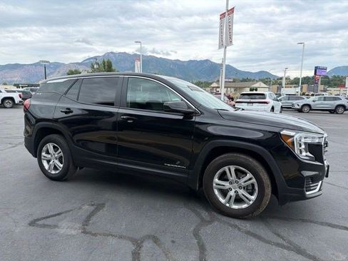 Used 2024 GMC Terrain SLE AWD/4WD image 3