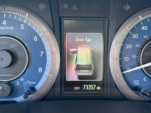 Used 2018 Toyota Sienna XLE w/ XLE Navigation Package FWD image 10