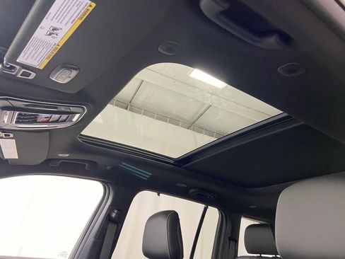 New 2025 Jeep Grand Cherokee Limited w/ Luxury Tech Group II AWD/4WD image 22
