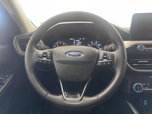 Used 2022 Ford Escape SE w/ SE Sport Appearance Package FWD image 19