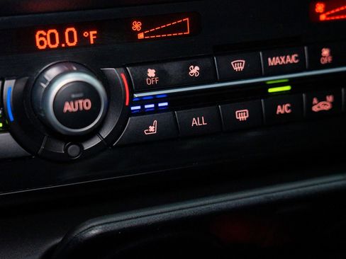 Used 2016 BMW M5 image 49