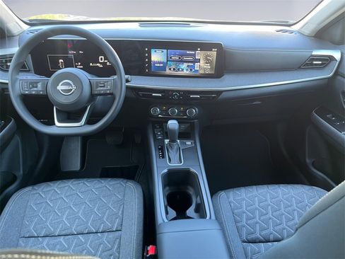 New 2025 Nissan Kicks SV image 16
