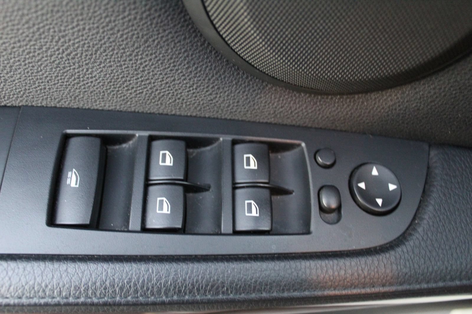 Used 2013 BMW 328i Convertible RWD image 29