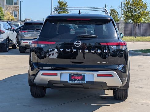 New 2025 Nissan Pathfinder SL image 5