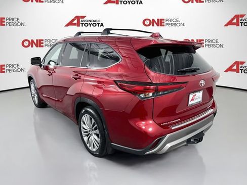 Used 2022 Toyota Highlander Platinum FWD image 5