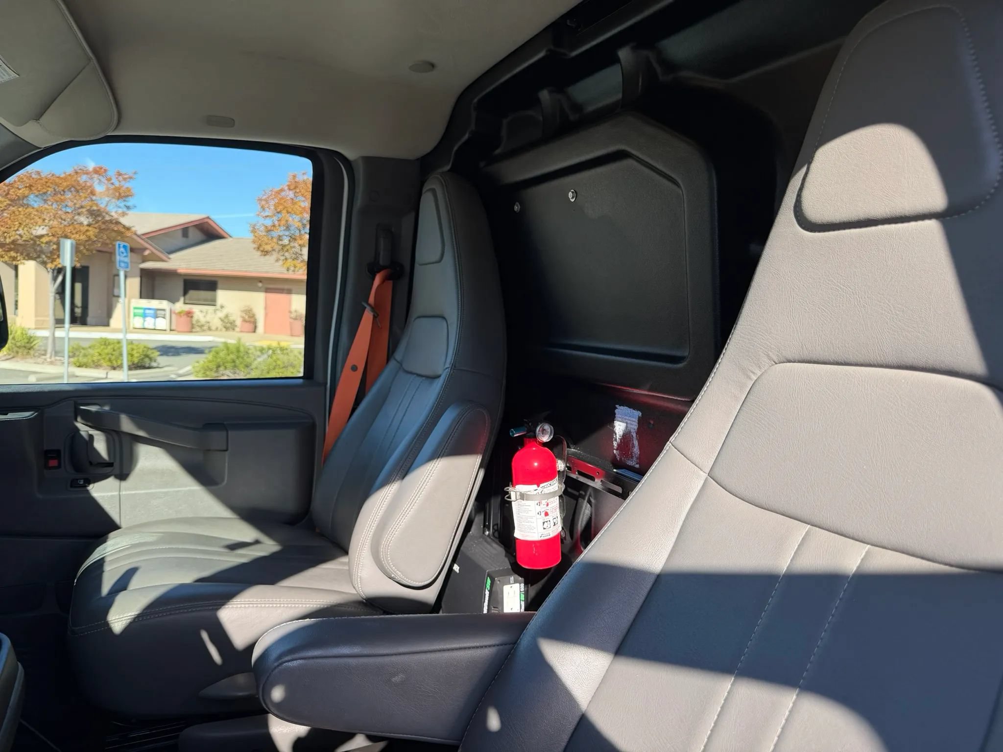 Used 2019 Chevrolet Express 2500 w/ Driver Convenience Package RWD image 8