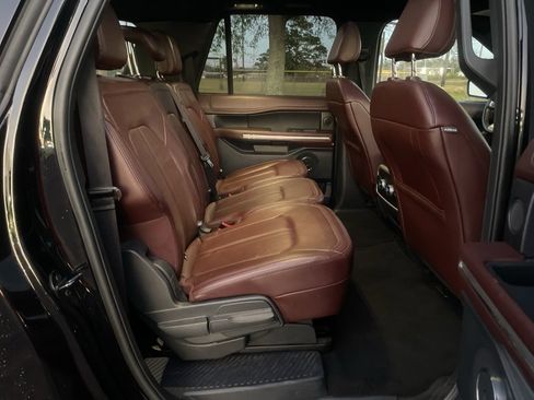 Used 2024 Ford Expedition Max Limited image 16