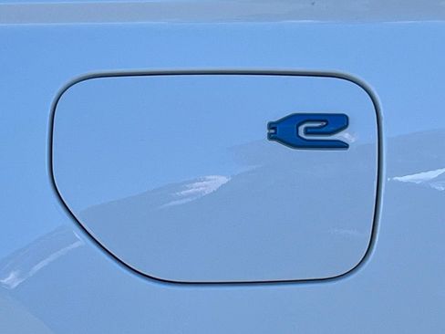 New 2025 Jeep Grand Cherokee Limited 4xe image 4