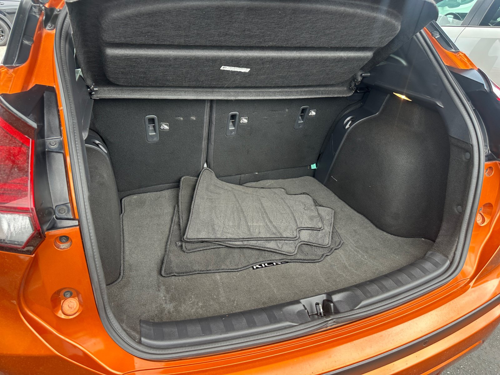 Used 2023 Nissan Kicks SR w/ SR Premium Package FWD image 26