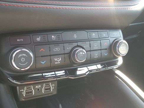 Used 2025 Dodge Durango R/T image 27