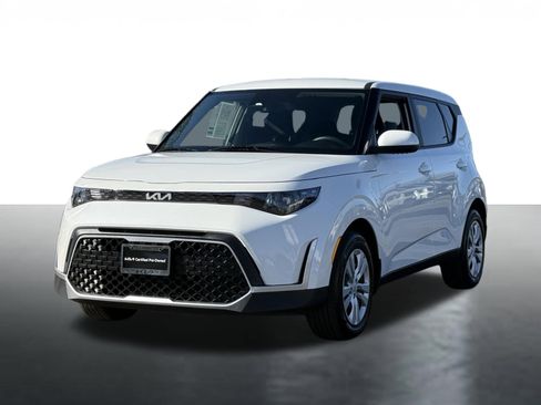 Certified 2025 Kia Soul LX image 4