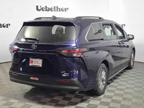 Certified 2023 Toyota Sienna XLE image 7