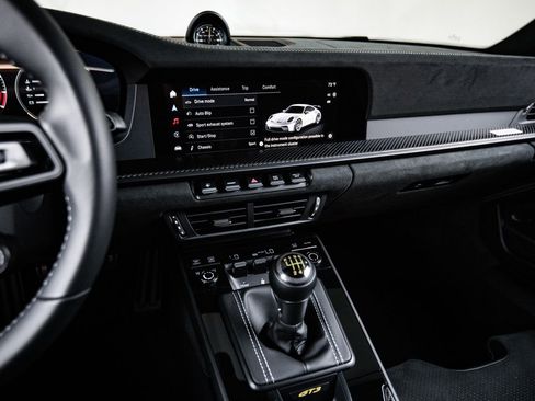Certified 2025 Porsche 911 GT3 RWD image 19
