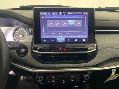 Certified 2022 Jeep Compass Latitude w/ Convenience Group image 19