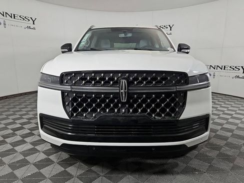 New 2026 Lincoln Navigator L Black Label AWD/4WD image 3