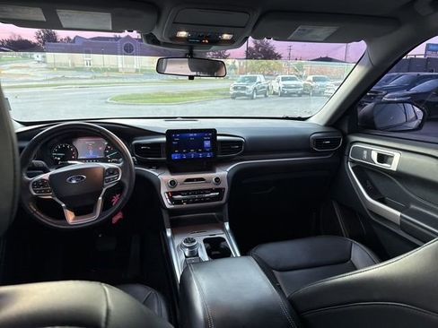 Used 2022 Ford Explorer XLT w/ Equipment Group 202A image 33