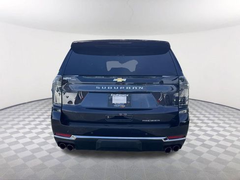 Used 2025 Chevrolet Suburban Premier RWD image 6