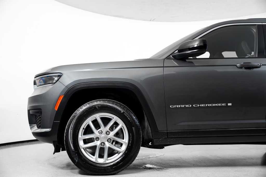 Used 2024 Jeep Grand Cherokee L Laredo AWD/4WD image 14