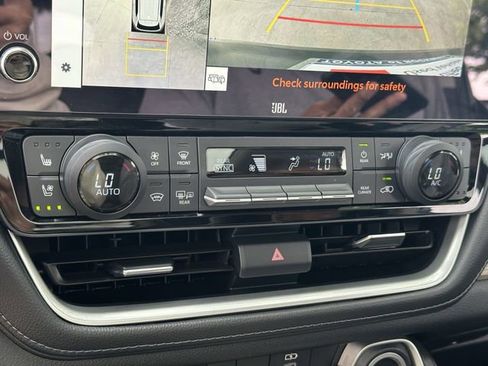 Used 2024 Toyota Grand Highlander AWD image 19