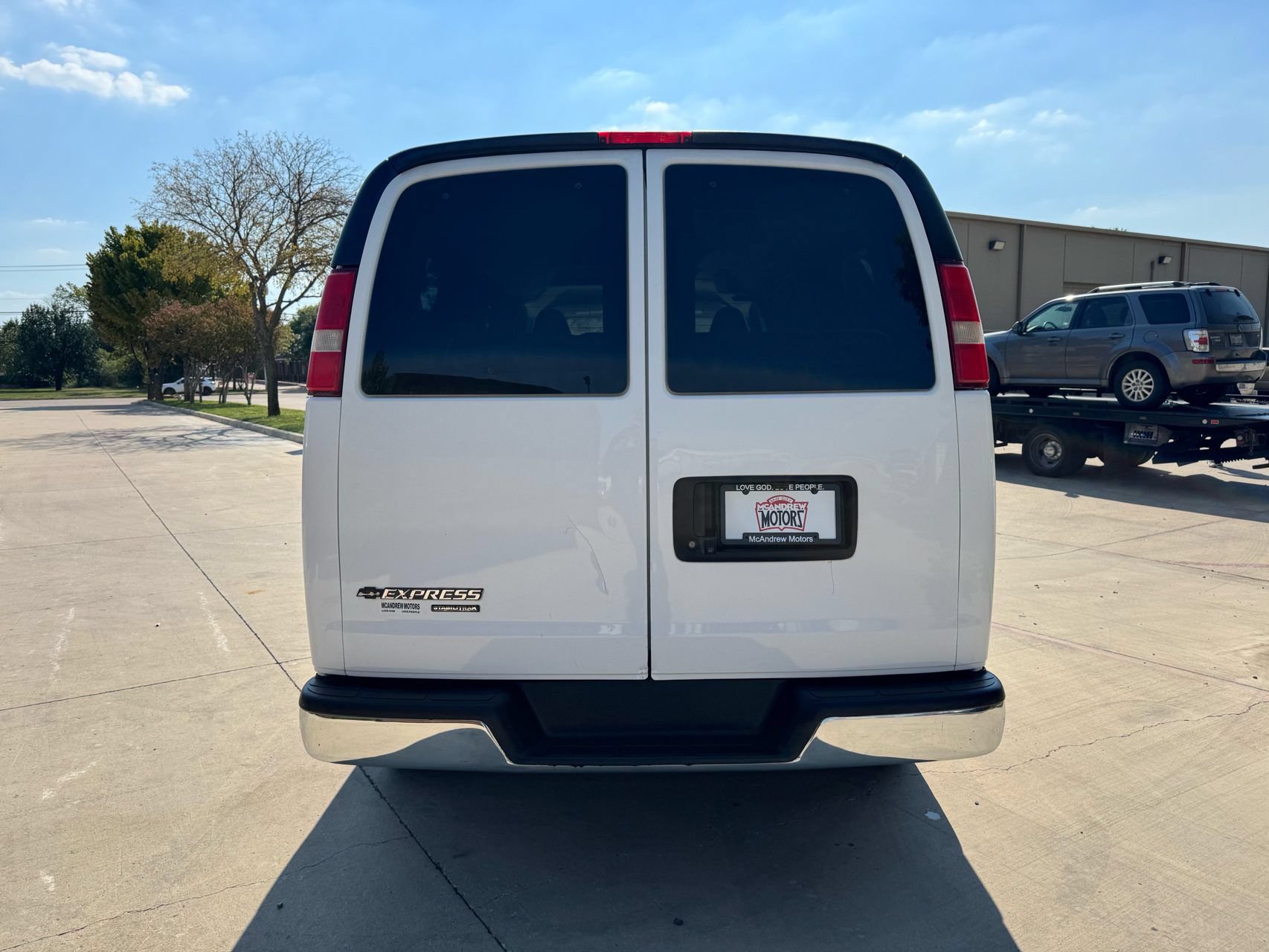 Used 2016 Chevrolet Express 3500 LT w/ LT Preferred Equipment Group RWD image 3