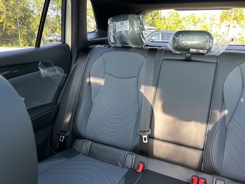 New 2026 Volkswagen Tiguan SE R-Line FWD image 12