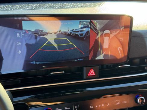 Used 2025 Kia Carnival SX Prestige image 15