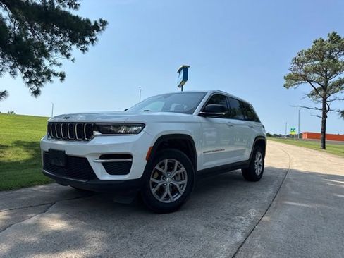 Used 2022 Jeep Grand Cherokee Limited RWD image 1