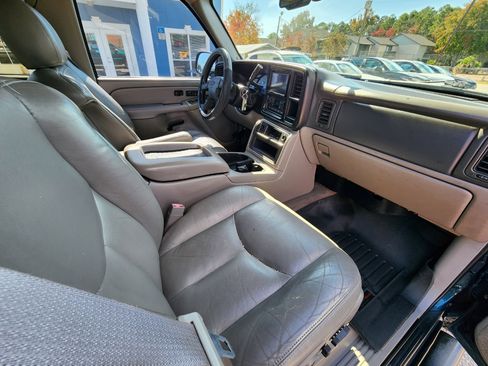 Used 2005 Chevrolet Avalanche Z71 w/ Sun And Sound Package image 21