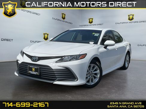 Used 2022 Toyota Camry LE w/ Convenience Package FWD image 1