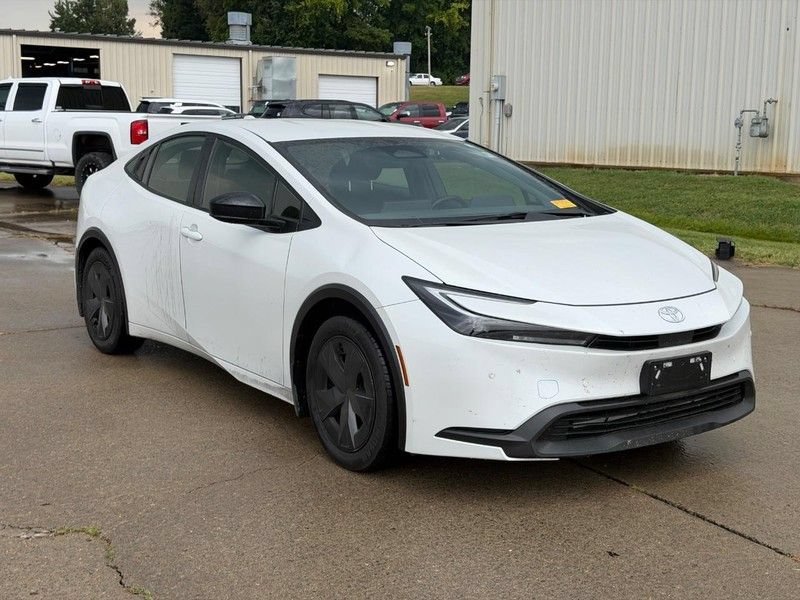 Used 2025 Toyota Prius LE FWD image 1