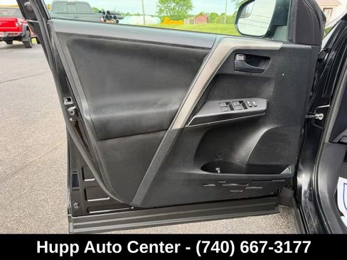 Used 2017 Toyota RAV4 LE AWD/4WD image 8