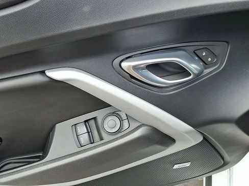 Used 2019 Chevrolet Camaro LT w/ Technology Package RWD image 20