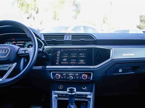 Used 2022 Audi Q3 2.0T Premium Plus w/ Premium Plus Package image 13