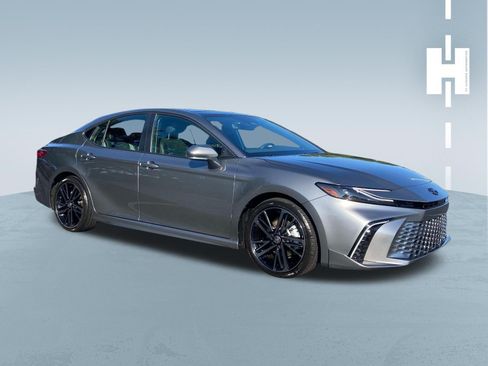 Used 2025 Toyota Camry XSE FWD image 1