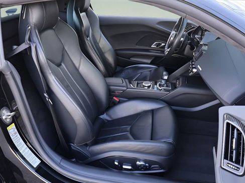 Used 2018 Audi R8 V10 image 15
