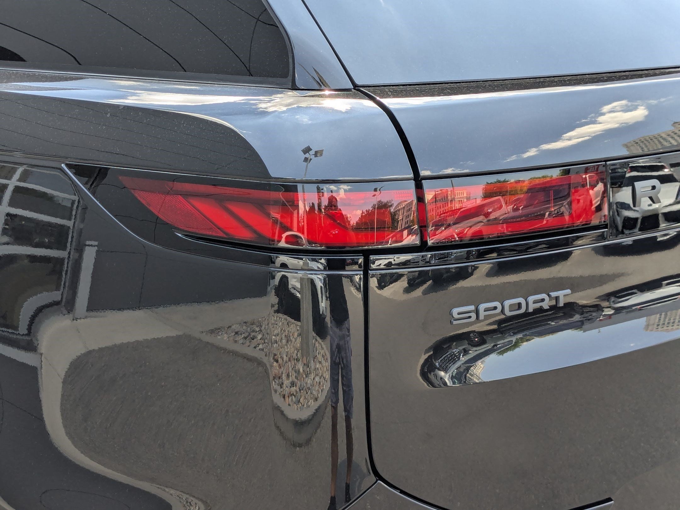 New 2026 Land Rover Range Rover Sport Dynamic SE AWD/4WD image 11
