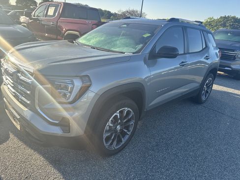 Certified 2025 GMC Terrain Elevation w/ Elevation Premium Package image 5